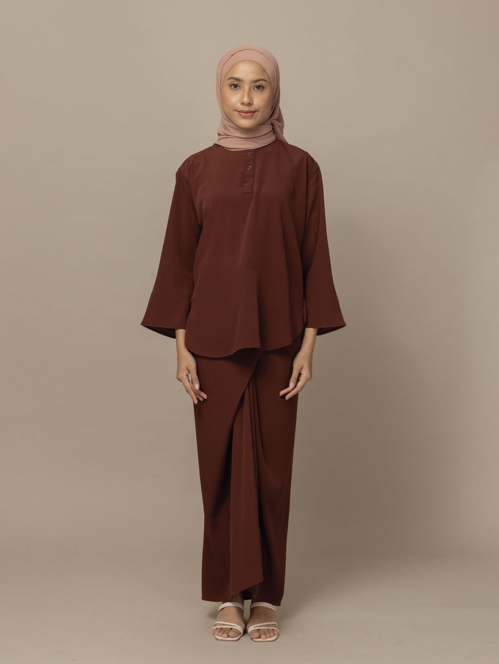Deloka - Midnight Brown