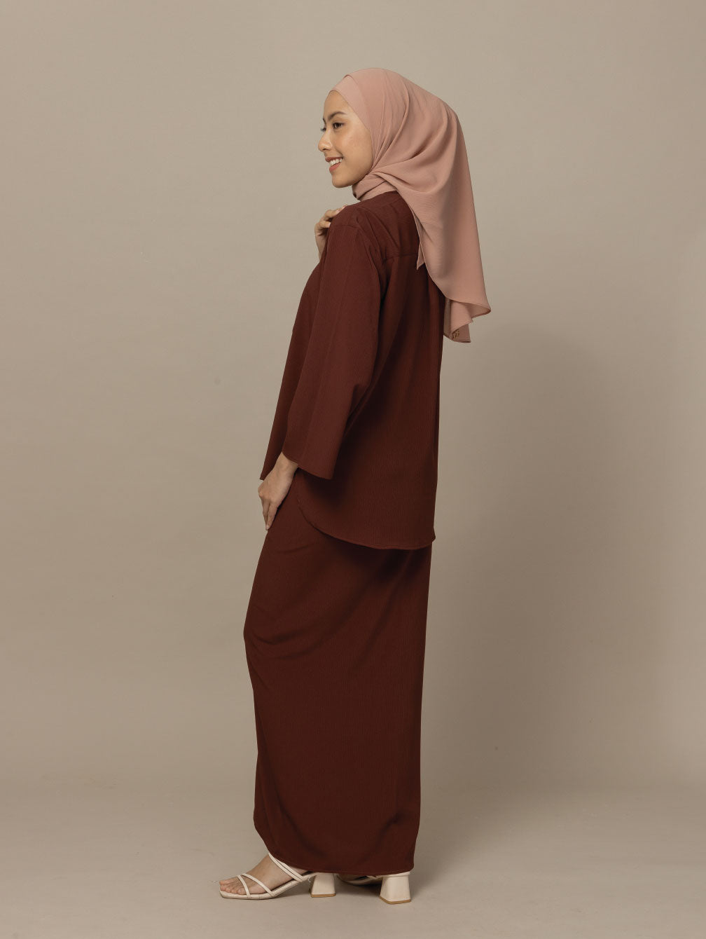 Deloka - Midnight Brown