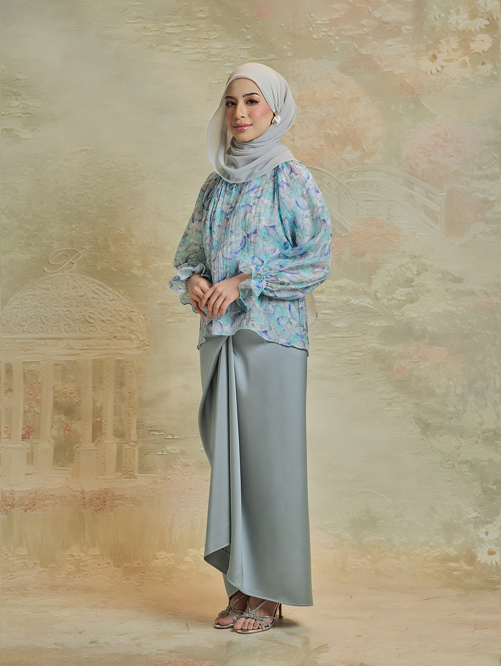 She Carolina - Aveline Blue